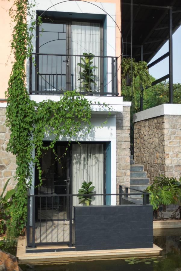 Hotel East India House Gorai Esterno foto